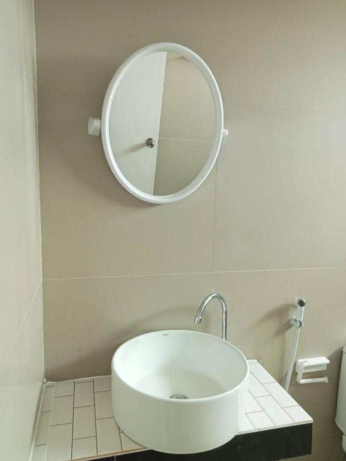Roomquest Bangkok Sukhumvit 50 Ngoại thất bức ảnh