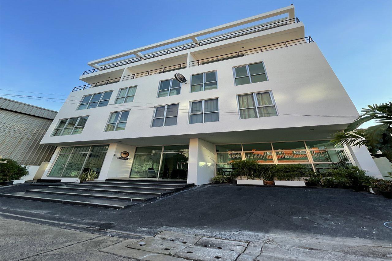 Roomquest Bangkok Sukhumvit 50 Ngoại thất bức ảnh